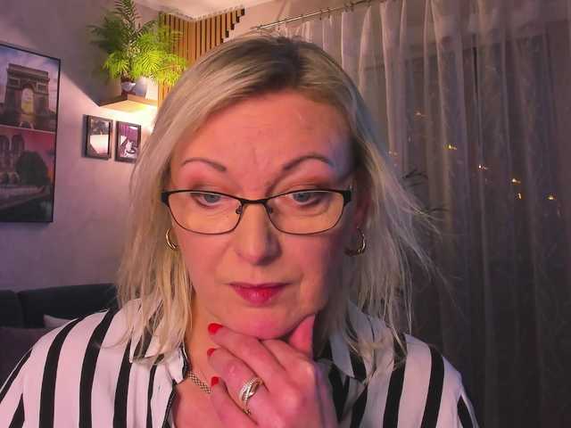 SoftVANESSA's BongaCams show and profile