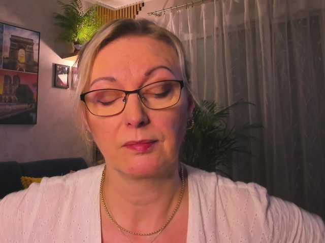 SoftVANESSA's BongaCams show and profile