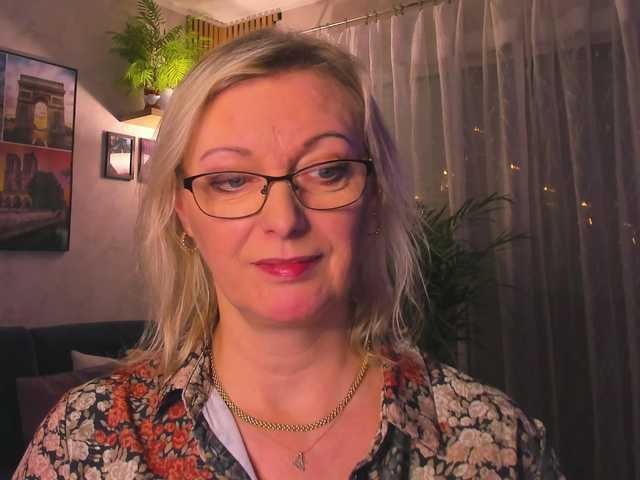 SoftVANESSA's BongaCams show and profile