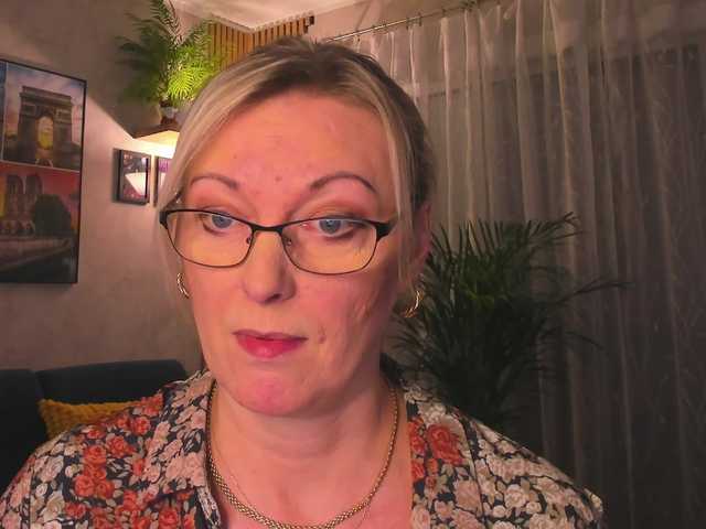 SoftVANESSA's BongaCams show and profile