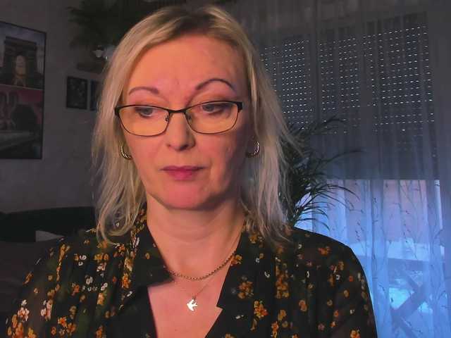 SoftVANESSA's BongaCams show and profile