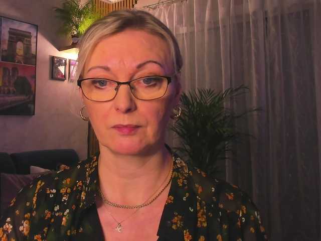 SoftVANESSA's BongaCams show and profile