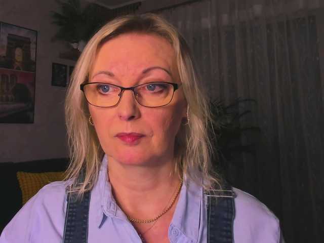 SoftVANESSA's BongaCams show and profile