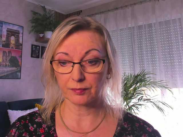 SoftVANESSA's BongaCams show and profile