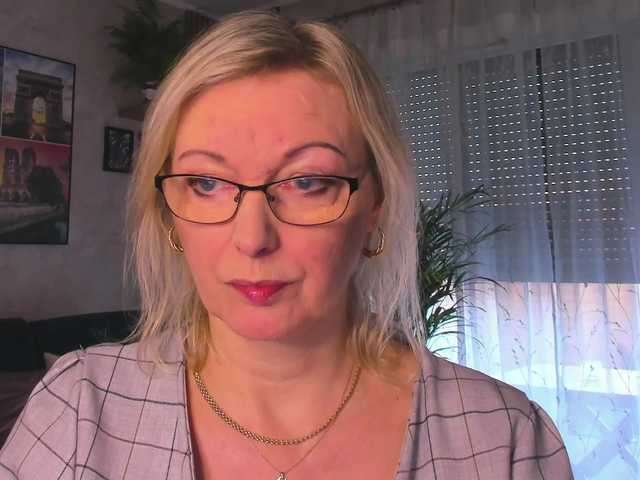 SoftVANESSA's BongaCams show and profile