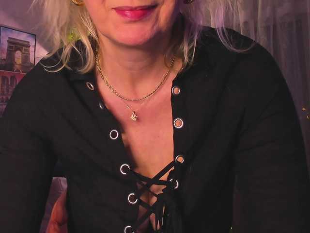 SoftVANESSA's BongaCams show and profile