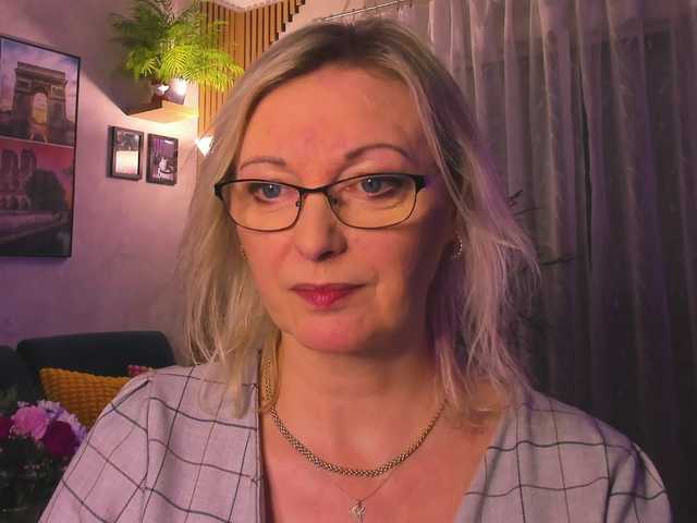 SoftVANESSA's BongaCams show and profile