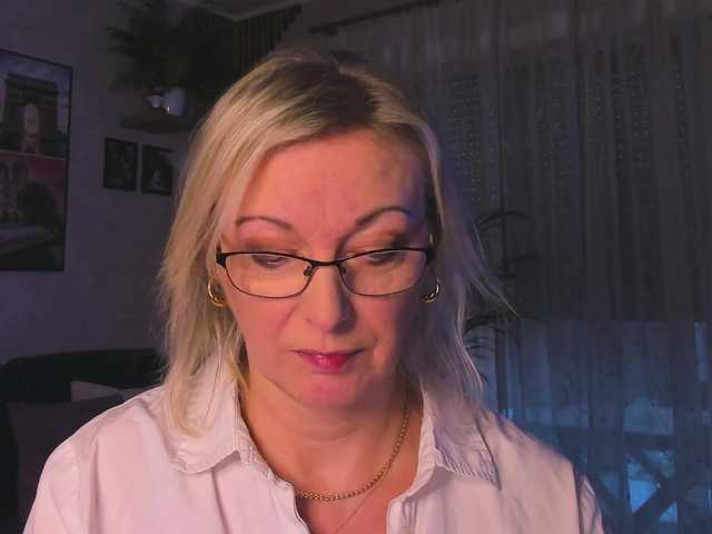 SoftVANESSA's BongaCams show and profile