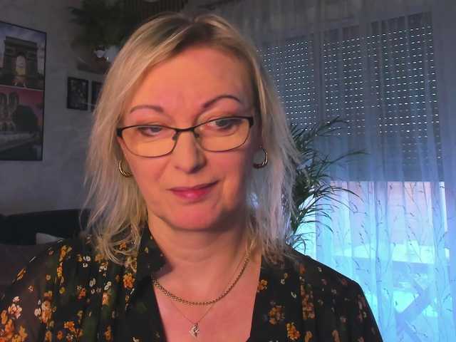 SoftVANESSA's BongaCams show and profile