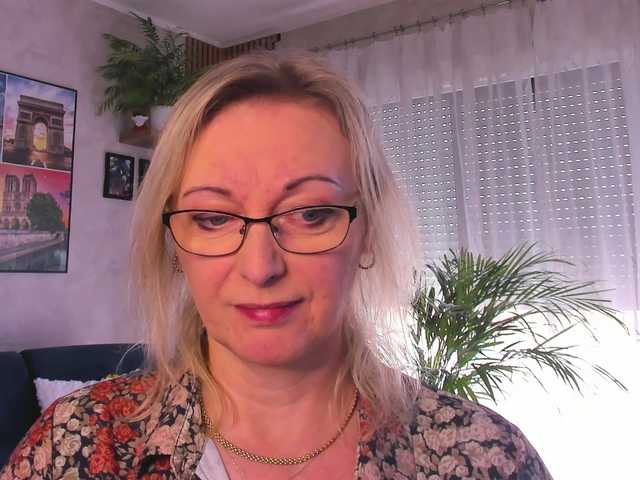 SoftVANESSA's BongaCams show and profile