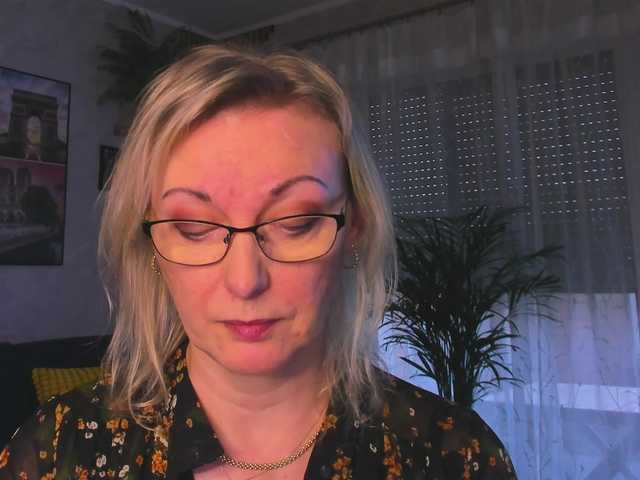 SoftVANESSA's BongaCams show and profile