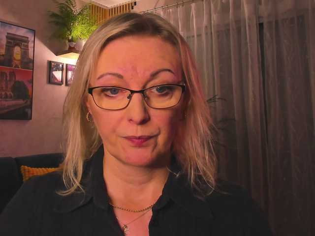 SoftVANESSA's BongaCams show and profile