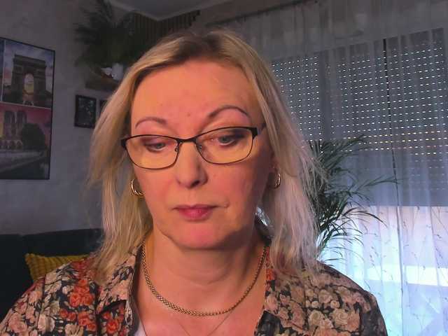 SoftVANESSA's BongaCams show and profile