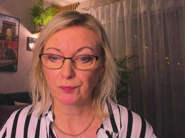 SoftVANESSA's BongaCams show and profile