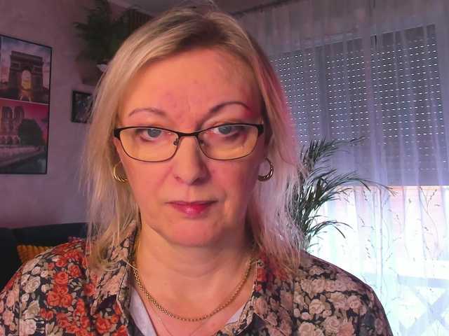 SoftVANESSA's BongaCams show and profile