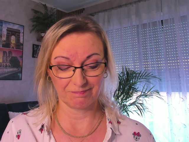 SoftVANESSA's BongaCams show and profile