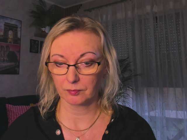 SoftVANESSA's BongaCams show and profile