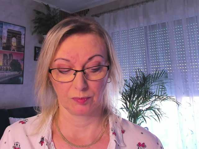 SoftVANESSA's BongaCams show and profile