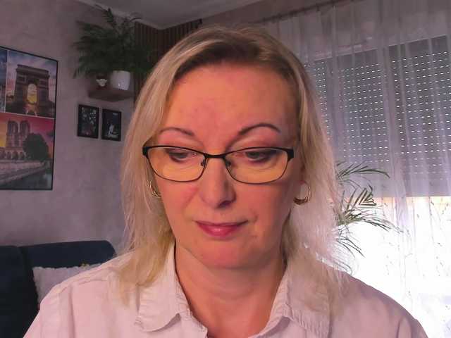 SoftVANESSA's BongaCams show and profile