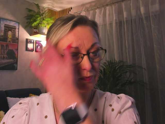 SoftVANESSA's BongaCams show and profile