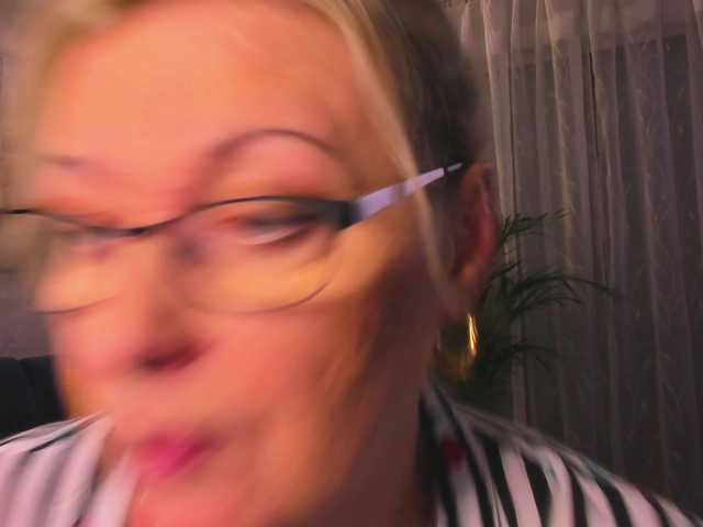 SoftVANESSA's BongaCams show and profile