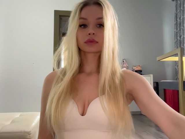 x-NaStyA-x's BongaCams show and profile