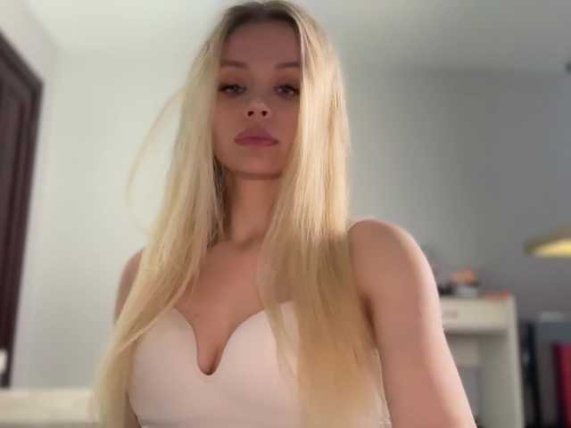 x-NaStyA-x's BongaCams show and profile