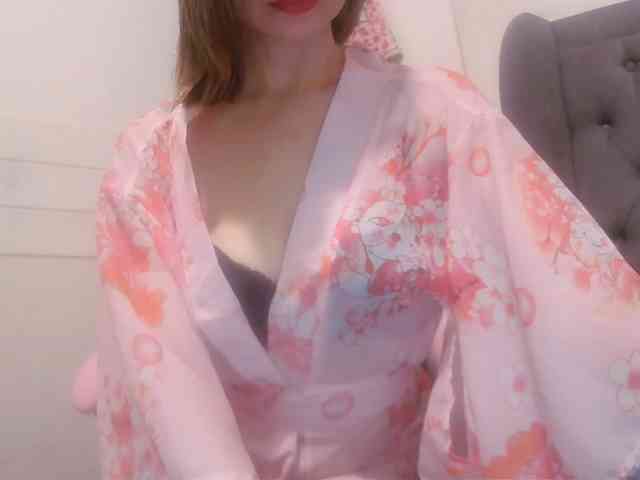 LivesAdrianne webcam