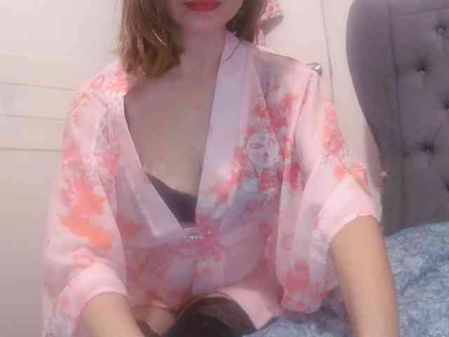 LivesAdrianne webcam