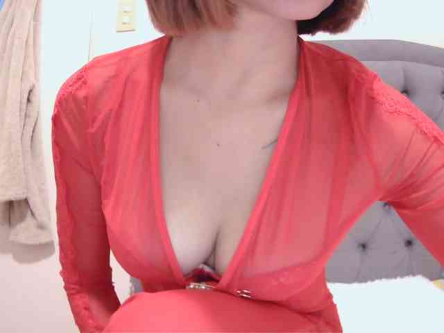 lovesAdrianna24 webcam