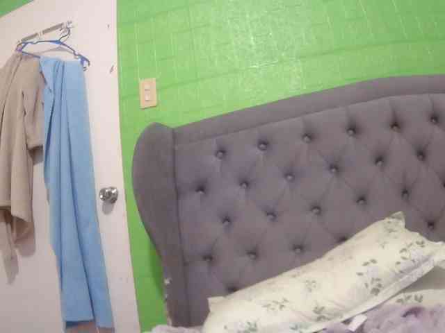 LiveAiseanna12 webcam