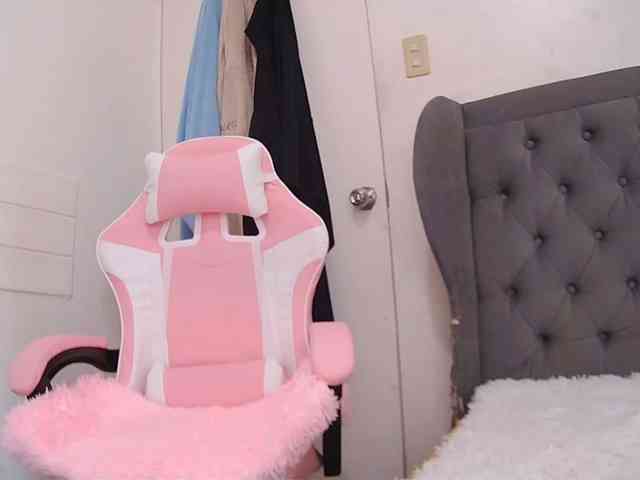 Babyadrianna24 webcam