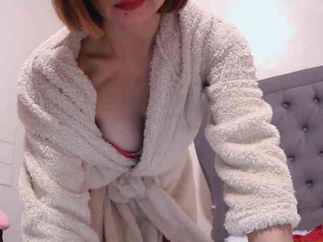 lovesAdrianna24 webcam