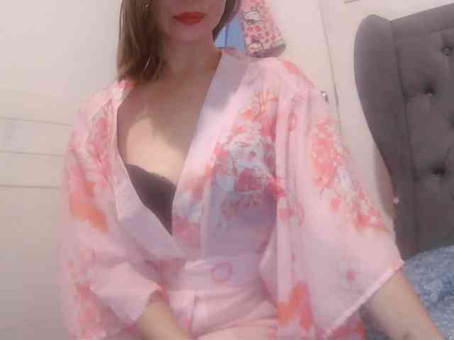 LivesAdrianne webcam