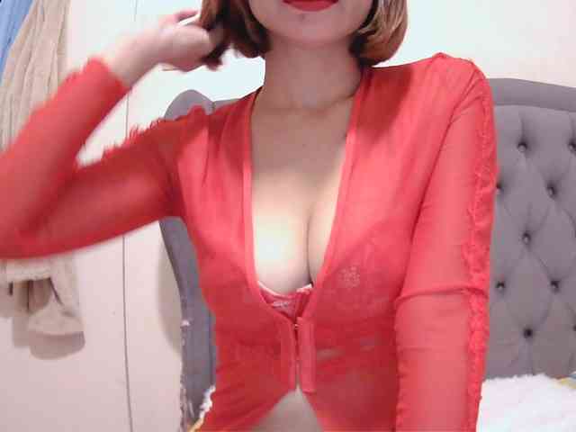 lovesAdrianna24 webcam