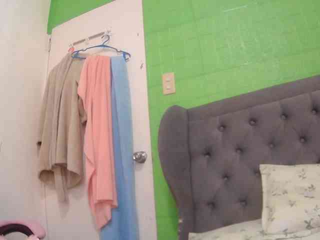 LiveAiseanna12 webcam