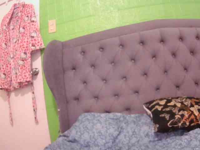 LivesAvianna12 webcam