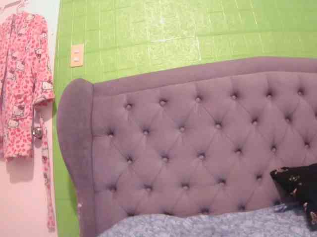 pornadrianna Live Webcam on {site_name}