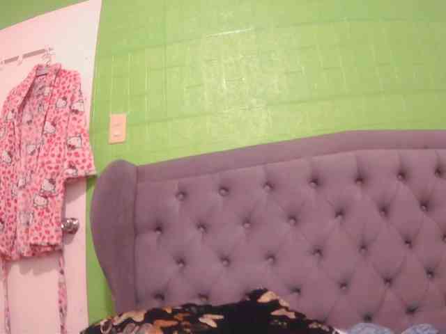 LivesAvianna12 webcam