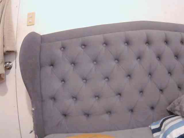 LivesAdrianne webcam