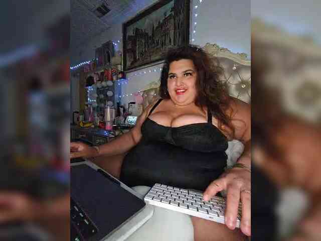 Group chat for 20 39 tokens, Full privates for 30 59 tokens, Privates for 3..., live girls 9