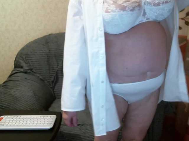 le modèle ChristieGold est en webcam porno dans un show sur le site bongacams, il possède les tags suivants: White/Caucasian,Redhead,Shaved