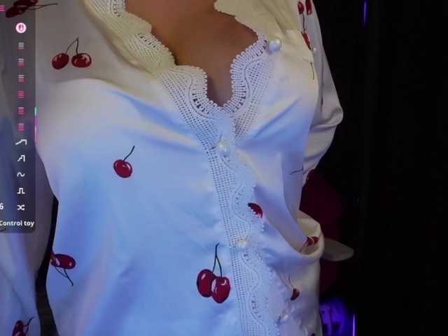 Join Cool-Baby, she wants to masturbate for you Cool-Baby from BongaCams