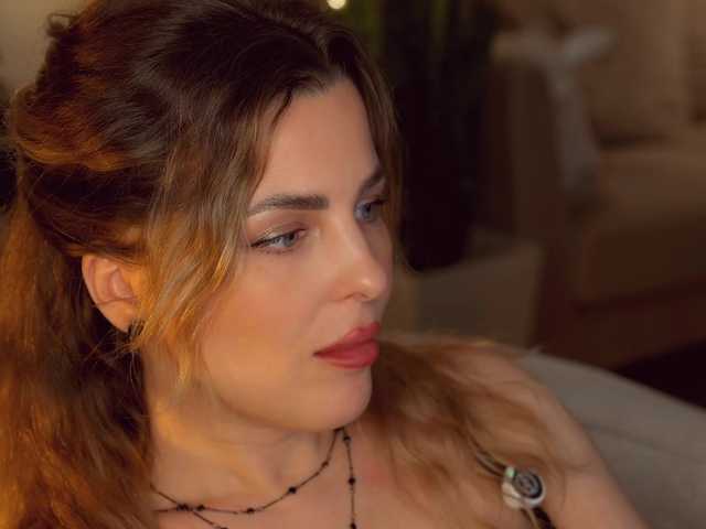 -Queen-Maria-'s BongaCams show and profile