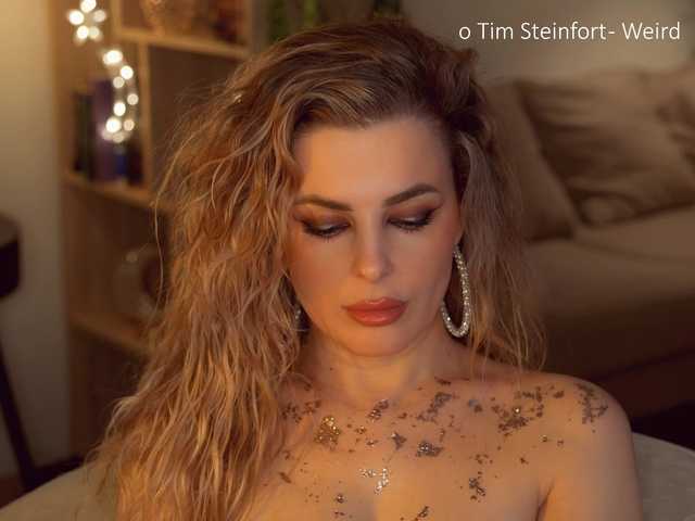 -Queen-Maria-'s BongaCams show and profile