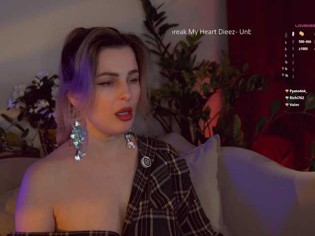 -Queen-Maria-'s BongaCams show and profile