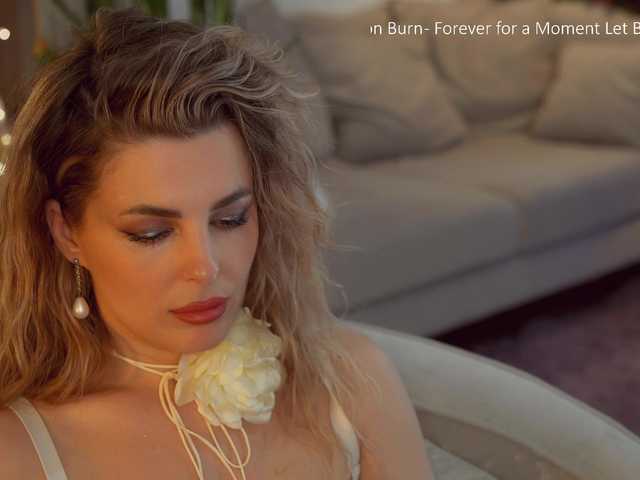  -Queen-Maria- chat room