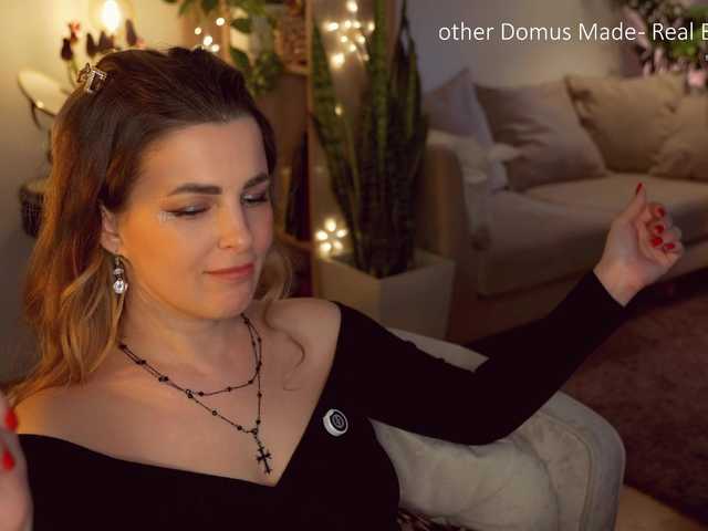 -Queen-Maria-'s BongaCams show and profile