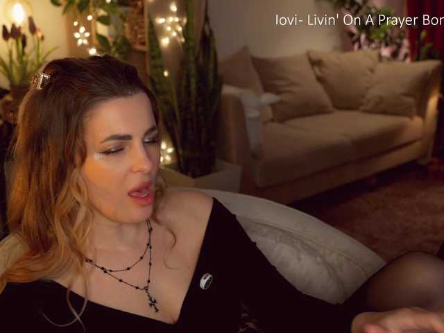 -Queen-Maria-'s BongaCams show and profile