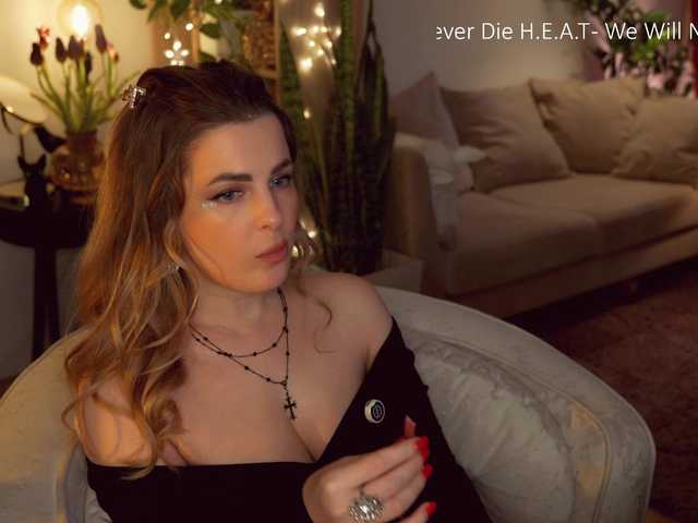 -Queen-Maria-'s BongaCams show and profile